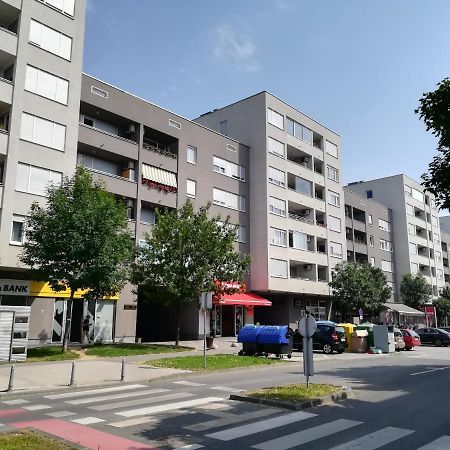 Apartments Dora Zagabria Esterno foto